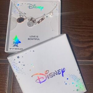 Disney mom 18in necklace